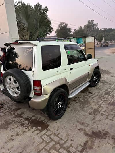 mini pajero