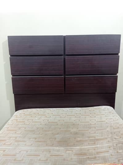 Single Wooden bed