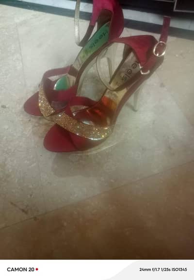 best heels just like brand new used only for 3 hours