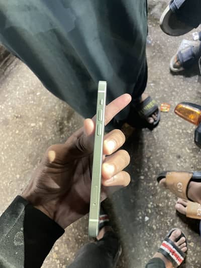 10/10 condition iphone 12