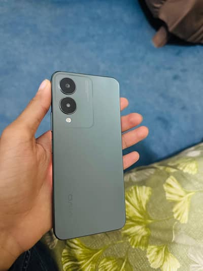 Vivo Y17s