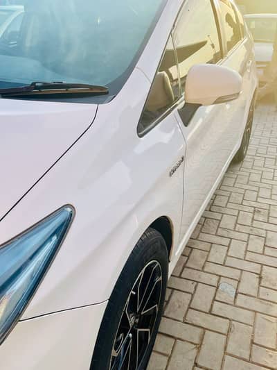 Only one is touching otherwise all to original