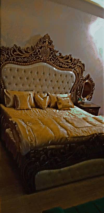 excellent quality bed set for sale