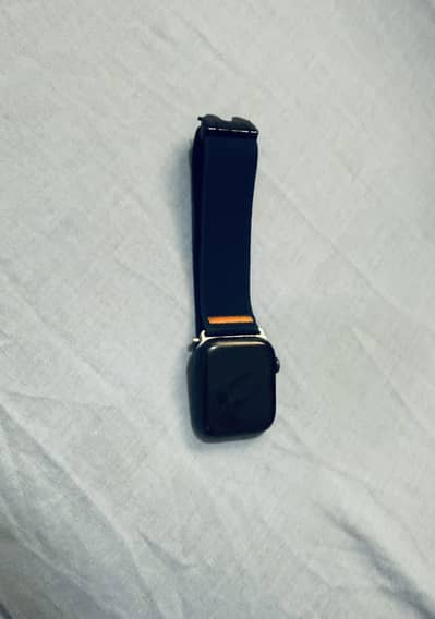 I am selling my Apple Watch Series 6 in neat and clean condition.
