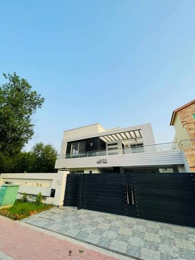 Vip 1 Kanal Non Furnished House Available For Rent In Bahria Town Lahore