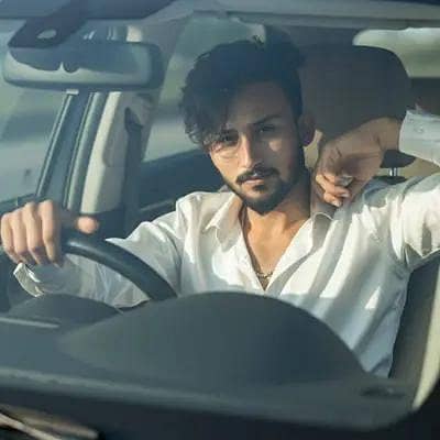 need a job driving and adhar job