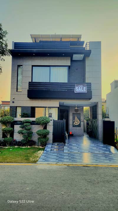 SEMI FURNISHED WITH 5KVA SOLAR 5 MARLA ELEGANT AND FULLY MAINTAINED SUPER HOT LOCATED BUNGALOW IS AVAILABLE IN THE BEST BLOCK OF DHA LAHORE.