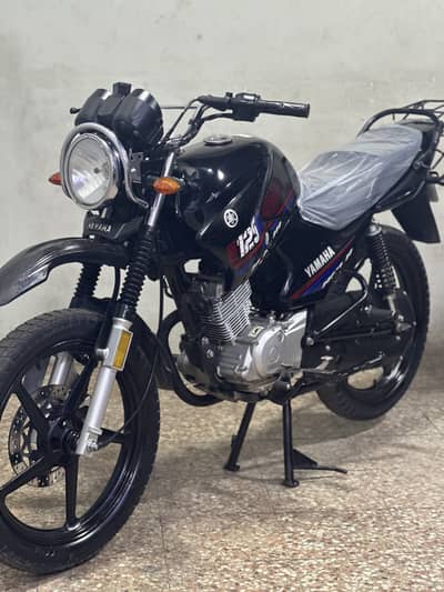Yamaha ybr125g 2023 model ( low millage )