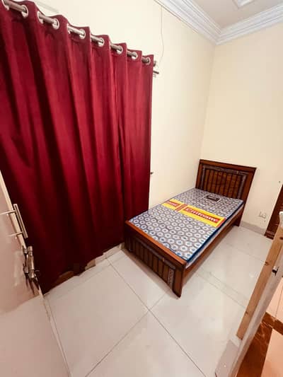 Single Room available for Jobian in i-11 near Nescom, Bahria, FAST AIR