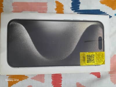 Apple iPhone 15 pro natural titanium 128GB with box