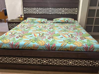 double bed. single side rack  and dressing with mollty foam