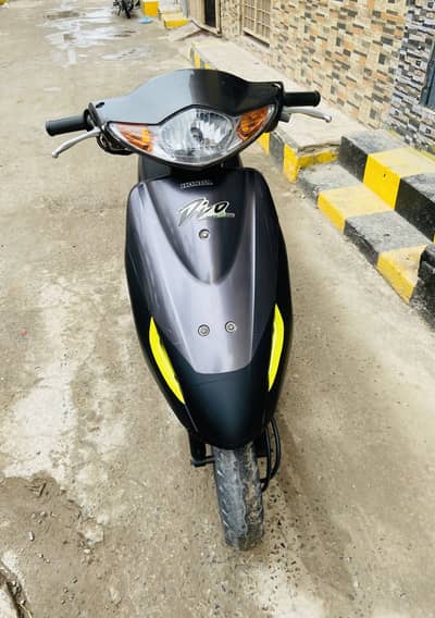 Honda Dio Scooty 49cc -0303:8863:590 Excellent Condition,