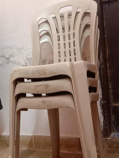 original Citizen pure plastic used chair