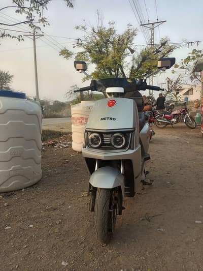 Metro  M6 Lithium Battery wali Used But Brand New Electric Bike
