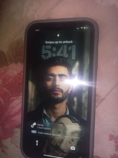 Apple iphone 11 / 10 by 10 condition Total orginal ha