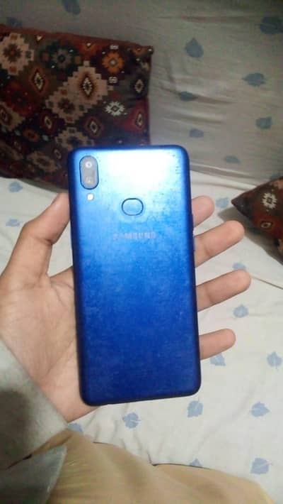 Samsung A10S. 2GB  32 GB