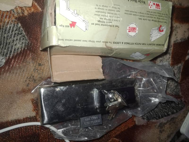 door locks e handle 1