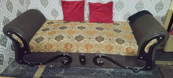 Dewaan Sofa