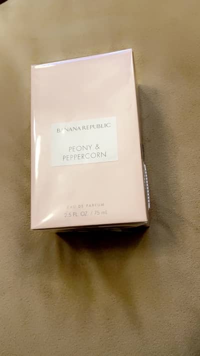 Banana Republic Peony & Peppercorn Eau De Parfum (2.5 FL. OZ. / 75 ml)
