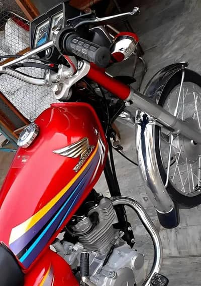 Honda 125 CG bike