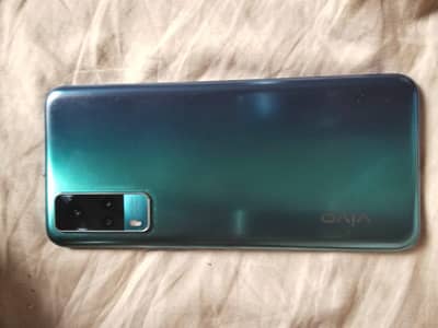 vivo Y31 4/128 with Bax and Charger