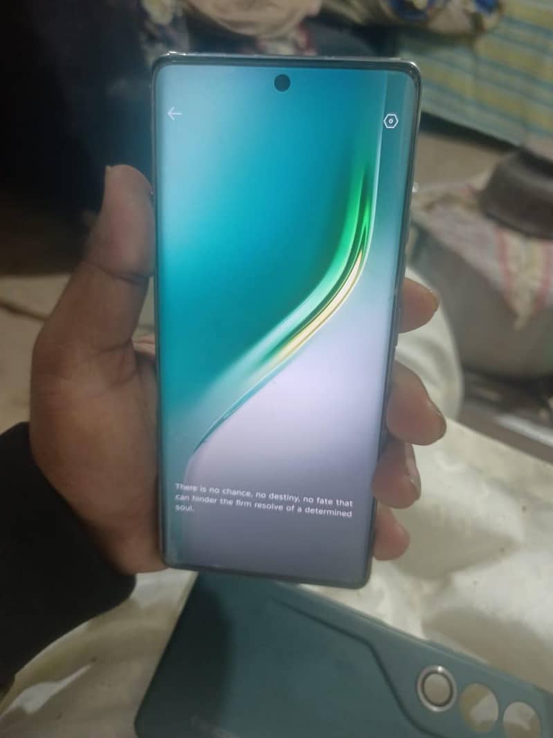 techno camon 40 Pro 4