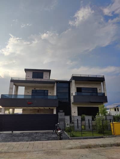 Brand New Luxury Designer House Available for Rent