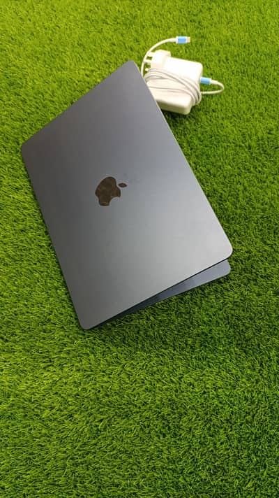 Apple Macbook Air 2022,Apple M2 Chip, 16GB RAM, 256GB SSD