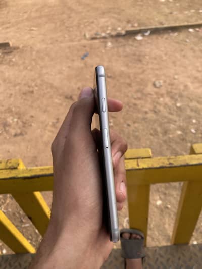 iPhone 6s Pta approved slightly damage reasonable price 100% bh