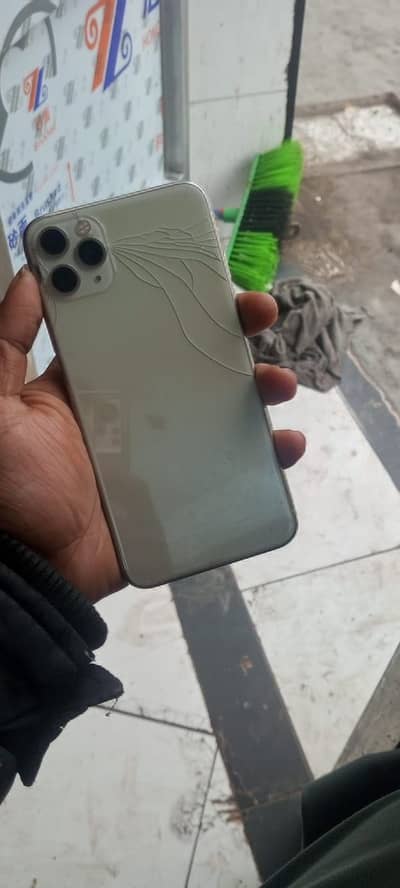 I phone 11 pro max 03444084715