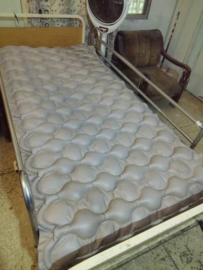 patient bed with mattress and bad sol set