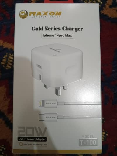 Maxon T-100 20W iPhone Fast Charger – Only 20 Days Used (Box + Cable)
