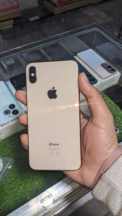 iphone xs max and google pixel 7