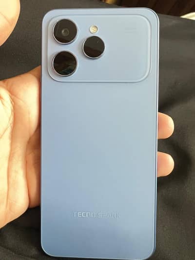 Tecno Spark 40.