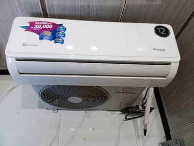 Dawlance 1.5 ton DC inverter heat and cool