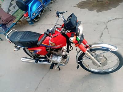 Honda 125 Bike For sale. WhatsApp number(03274970754)