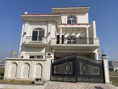 8 Marla, Brand New, Designer House Available For Sale In Ideal Location of Mumtaz City