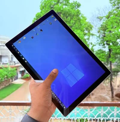 Microsoft surface Pro 5 Discount Offer 8/256 Core i5 7th