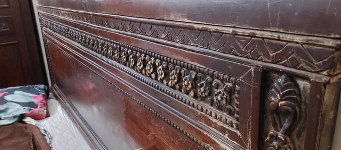 Complete bed room set for sale. four things included.