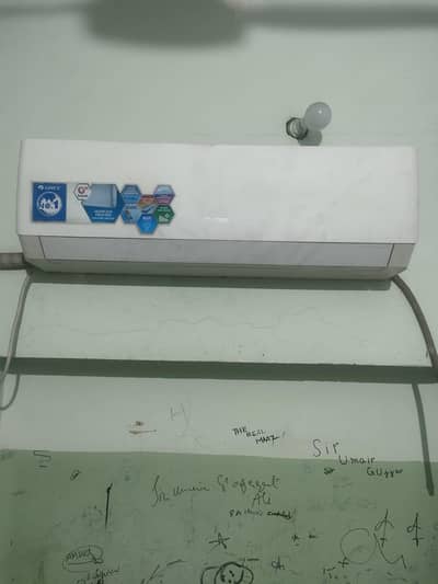 Gree 1.5 ton DC inverter heat and cool