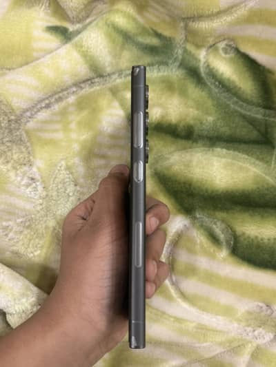 I am selling Samsung s24 ultra 12/1tb