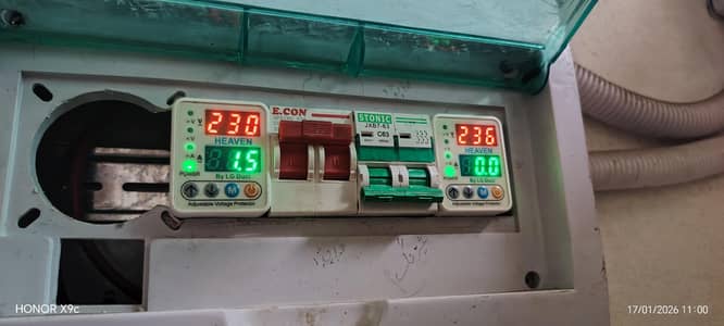 SOLAR INVERTER IN GOOD RUNNING CONDITION