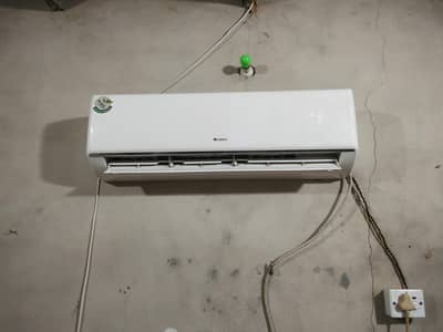 Gree 1.5 Ton 10/9 condition O31135O3429