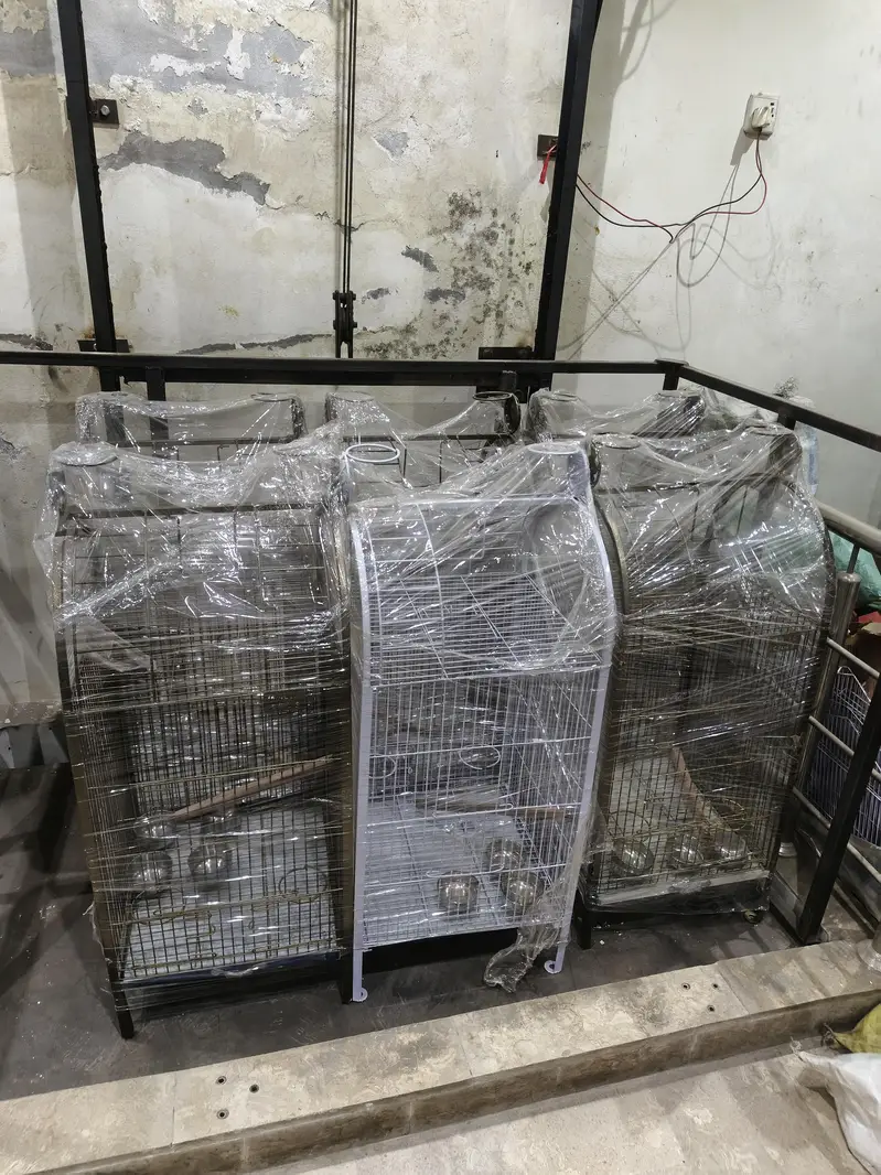 Cages — photo 3