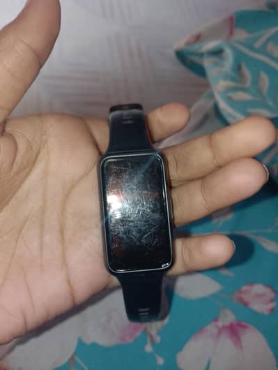 Huawei band 7 smart watch for sale only in 13000