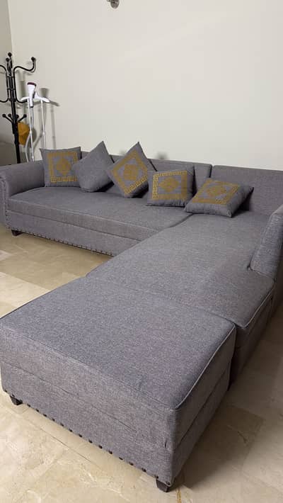 L Shaped 5 Seater Sofa Mint Condition