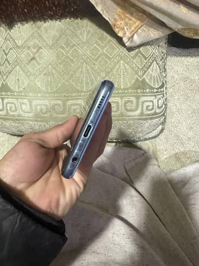 One hand use with box