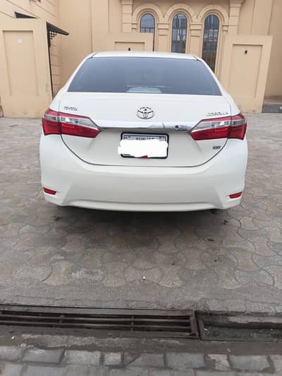 Toyota Corolla Gli 2015 modal 2016 Lahore number