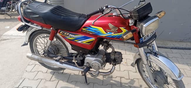 honda cd 70 v good condition only call  03145800912