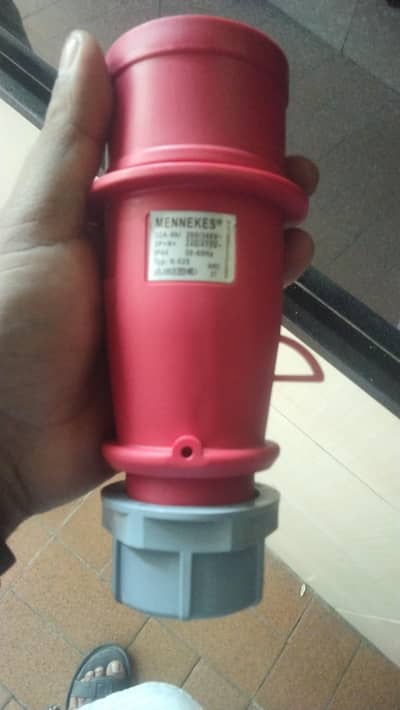 Mennekes 32 Amp 6H Industrial Plug | Heavy-Duty IEC Connector